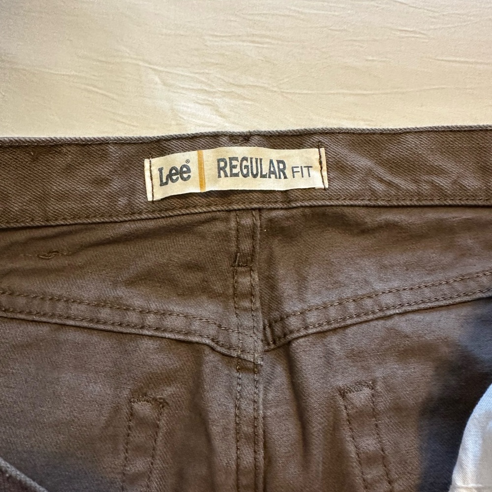 Lee Men's Relaxed Fit Brown Jeans